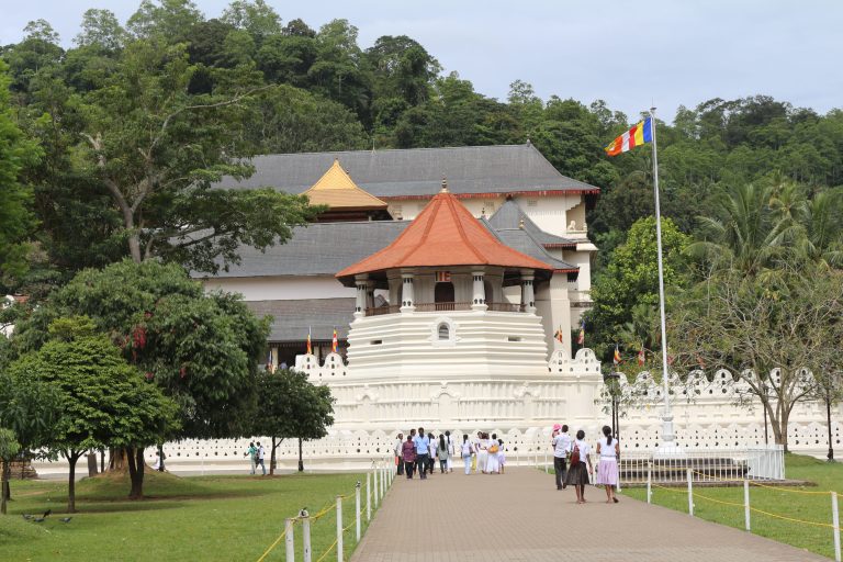 ri-Lanka-Tourist-attraction-Kandy